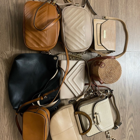 Lot of 9 Purses. New and like new - Picture 4 of 17